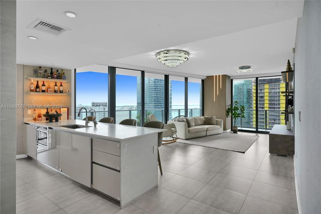 1300 S Miami Ave 2705, Miami, FL 33130