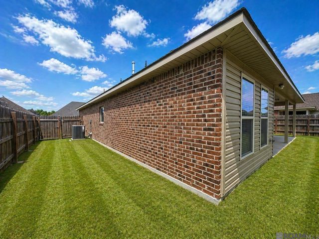 1337 Cedar Trail Ave, Zachary, LA 70791