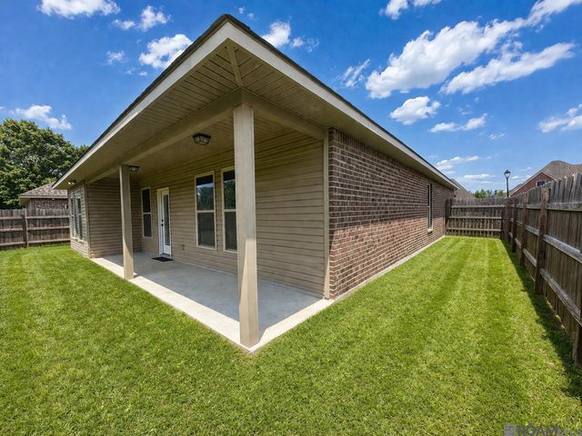 1337 Cedar Trail Ave, Zachary, LA 70791