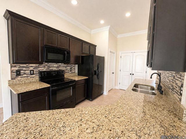 1337 Cedar Trail Ave, Zachary, LA 70791