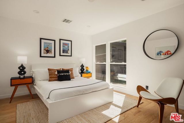 22649 Mulholland Drive, Woodland Hills (los Angeles), CA 91364