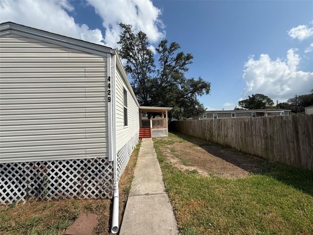 4429 16th Street, Bacliff, TX 77518