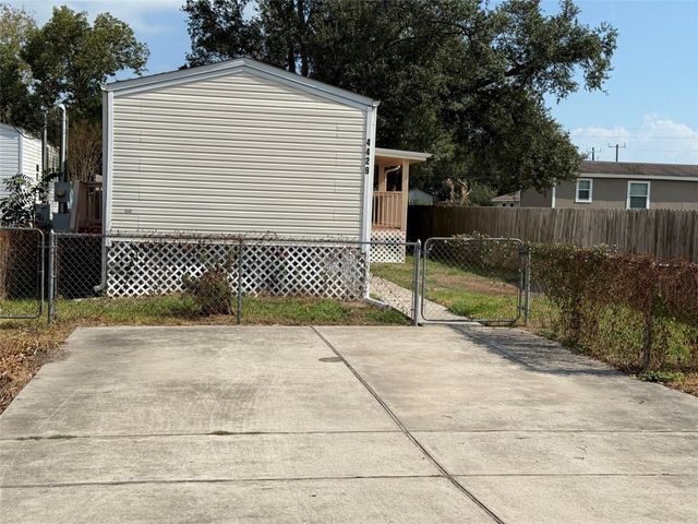 4429 16th Street, Bacliff, TX 77518