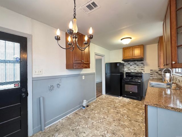 500 W 17th Street, North Little Rock, AR 72114