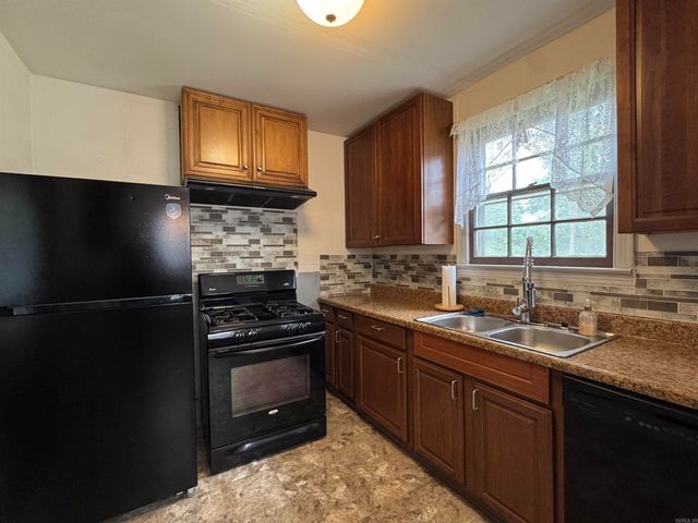 500 W 17th Street, North Little Rock, AR 72114