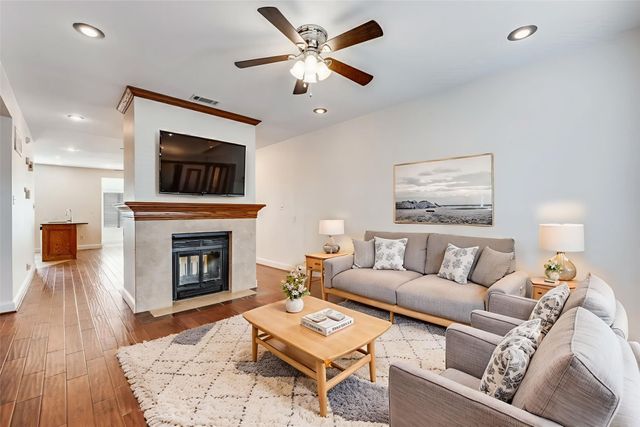 407 Josephine Street, Dallas, TX 75246