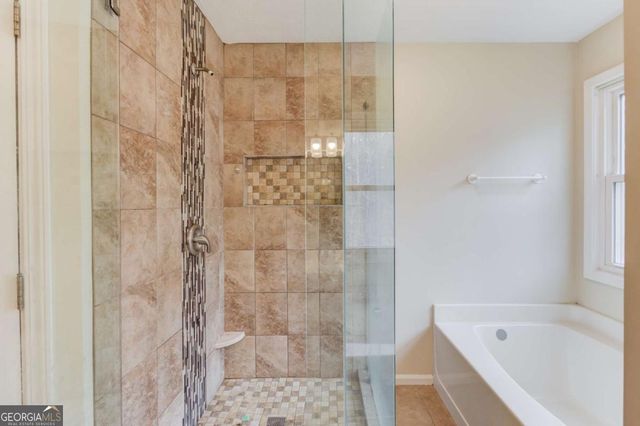 885 Long Branch Circle, Sugar Hill, GA 30518