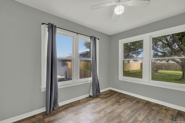 105 E HUEBINGER ST, Marion, TX 78124
