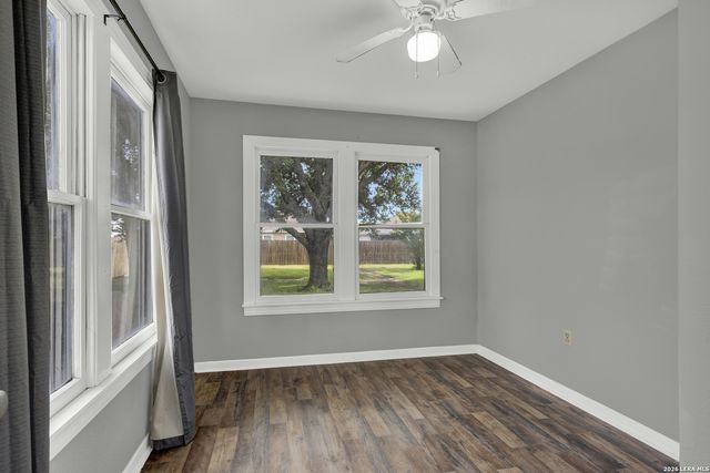 105 E HUEBINGER ST, Marion, TX 78124
