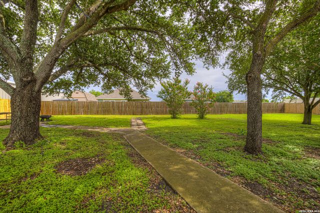 105 E HUEBINGER ST, Marion, TX 78124