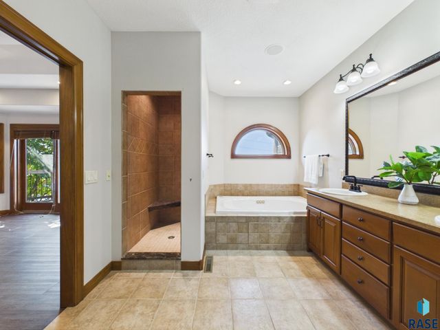 509 S Horizon Cir Circle, Sioux Falls, SD 57106