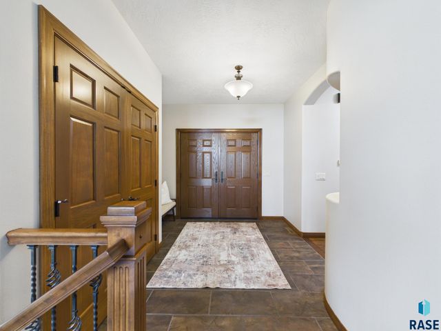 509 S Horizon Cir Circle, Sioux Falls, SD 57106