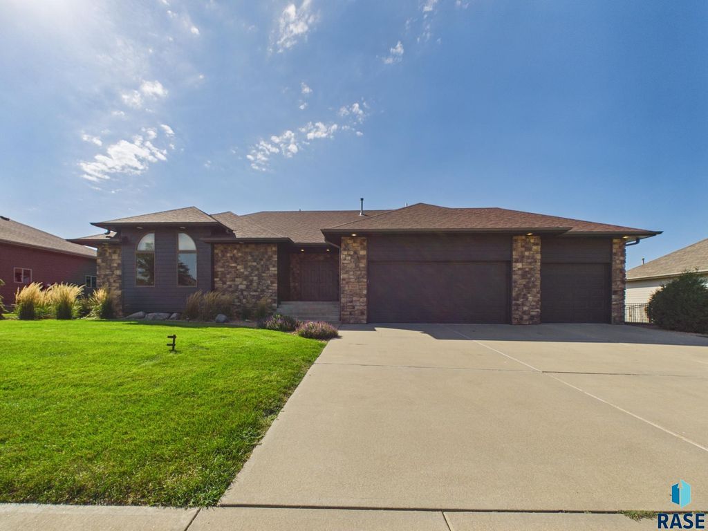 509 S Horizon Cir Circle, Sioux Falls, SD 57106