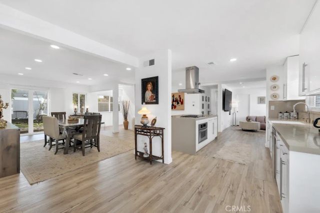 22736 Schoolcraft, West Hills, CA 91307