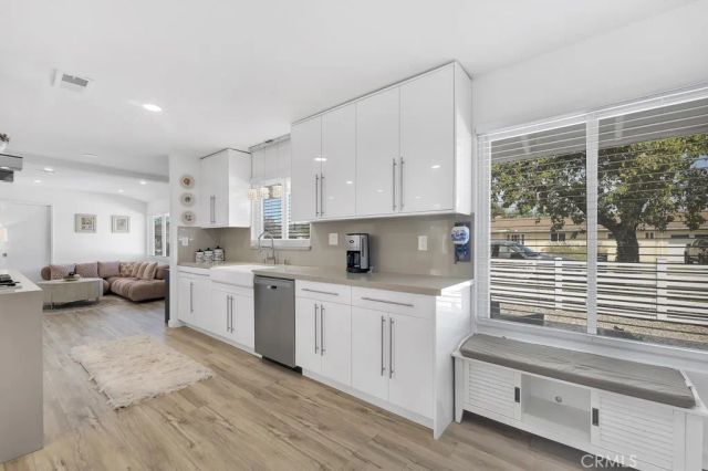 22736 Schoolcraft, West Hills, CA 91307