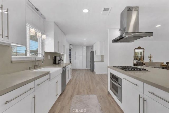 22736 Schoolcraft, West Hills, CA 91307