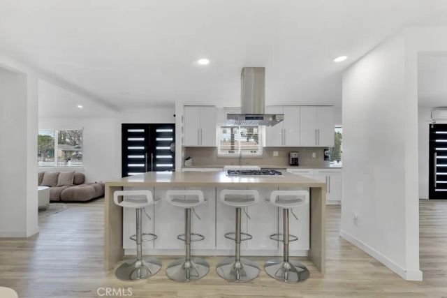 22736 Schoolcraft, West Hills, CA 91307