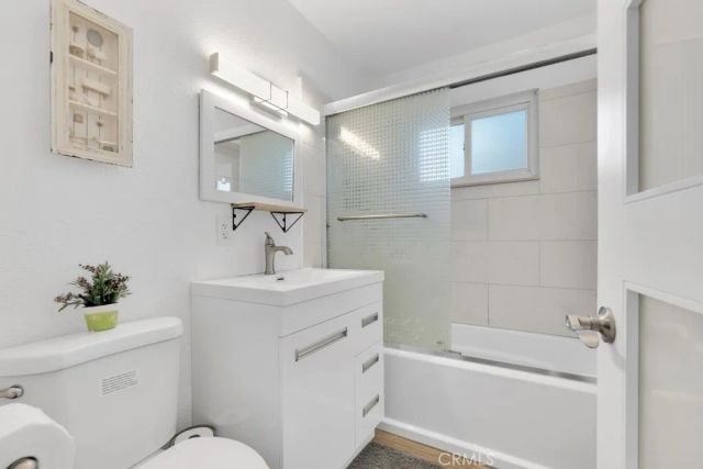 22736 Schoolcraft, West Hills, CA 91307