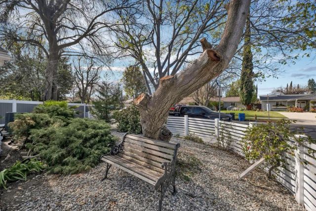 22736 Schoolcraft, West Hills, CA 91307