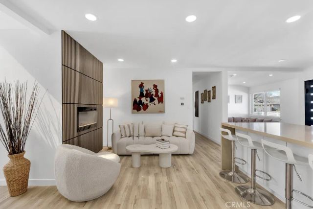 22736 Schoolcraft, West Hills, CA 91307