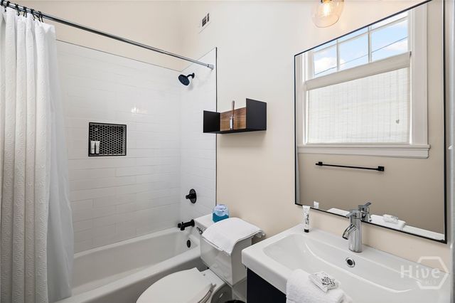 105 W Oglethorpe Avenue 203, Savannah, GA 31401