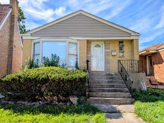 6328 N Troy Street, Chicago, IL 60659