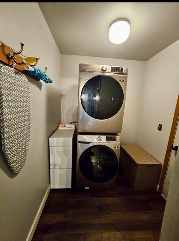 5469 Barnwood Drive, Gurnee, IL 60031