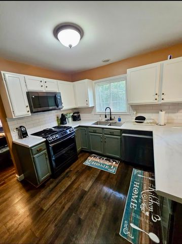 5469 Barnwood Drive, Gurnee, IL 60031