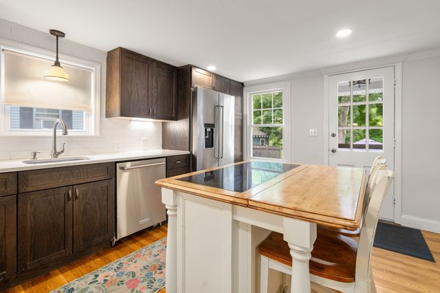 78 Pleasant St 78, Needham, MA 02492