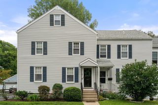 78 Pleasant St 78, Needham, MA 02492