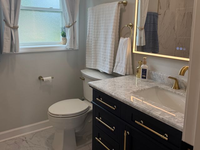 860 S 10th Avenue, La Grange, IL 60525