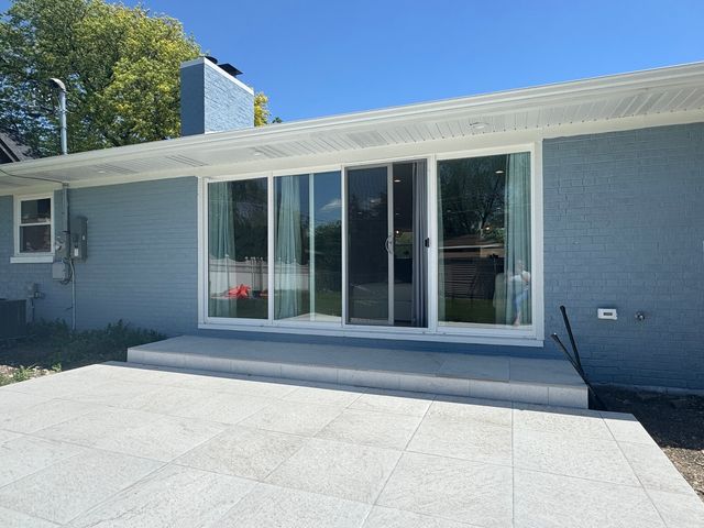 860 S 10th Avenue, La Grange, IL 60525