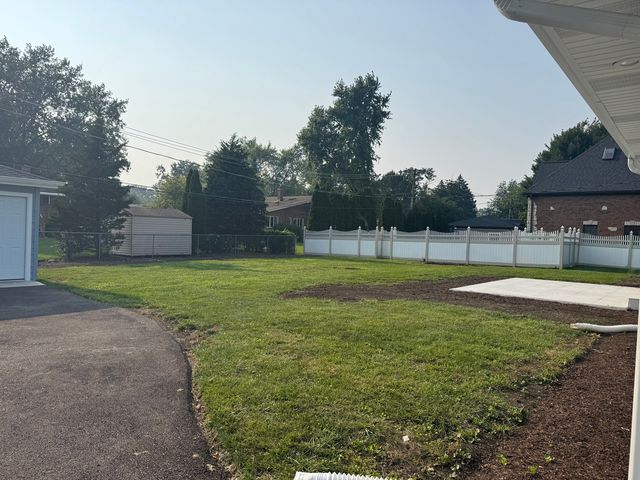860 S 10th Avenue, La Grange, IL 60525