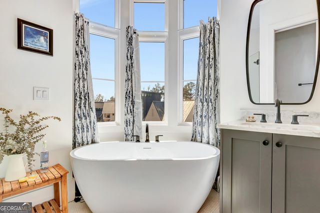 10861 Serenbe Lane, Chattahoochee Hills, GA 30268