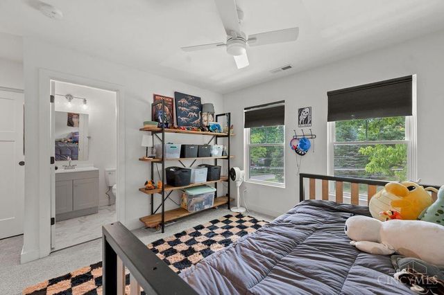 5814 Montgomery Road, Cincinnati, OH 45212