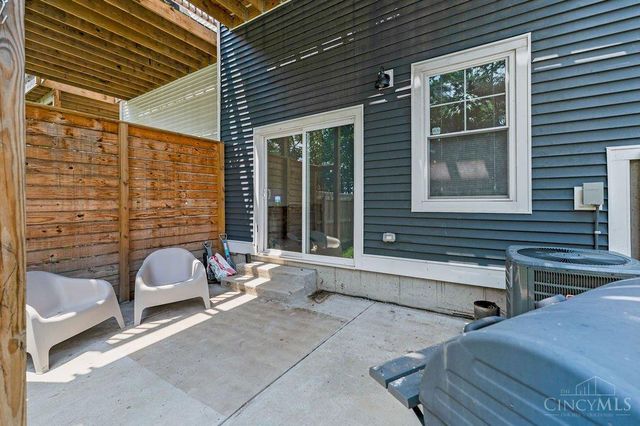 5814 Montgomery Road, Cincinnati, OH 45212