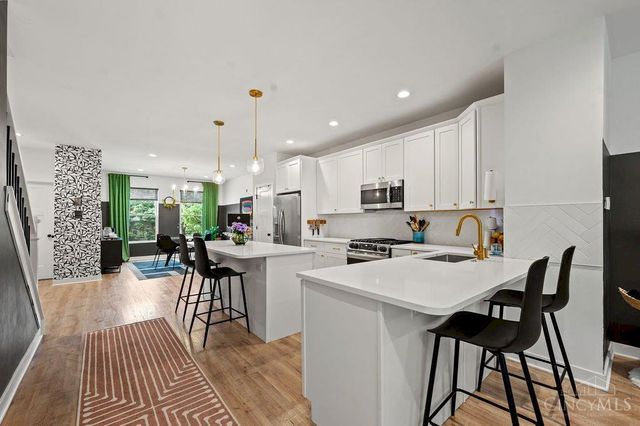 5814 Montgomery Road, Cincinnati, OH 45212