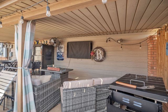 100 W Carpenter, Stanton, TX 79782