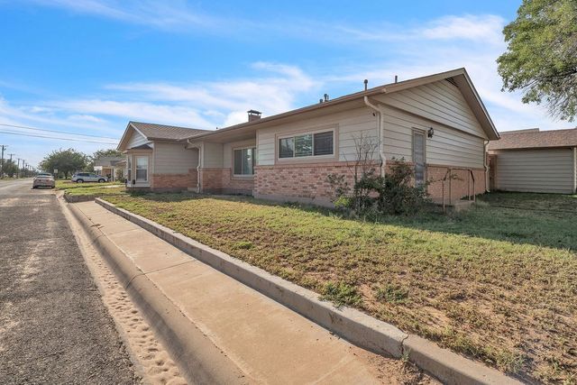 100 W Carpenter, Stanton, TX 79782