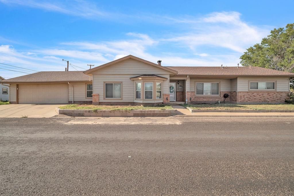 100 W Carpenter, Stanton, TX 79782