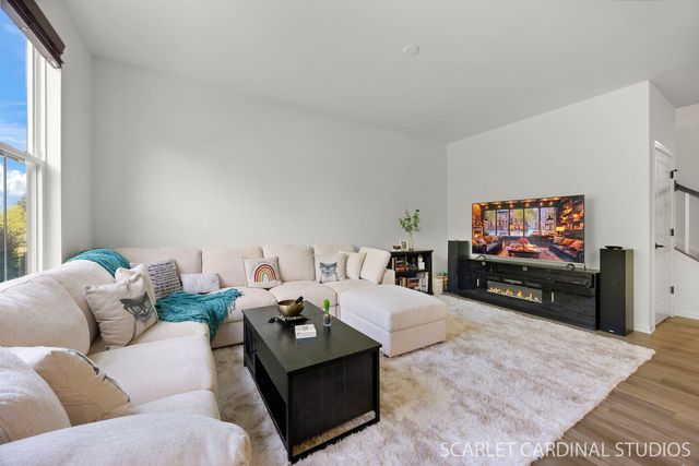 8490 Cornelia Lane, Woodridge, IL 60517