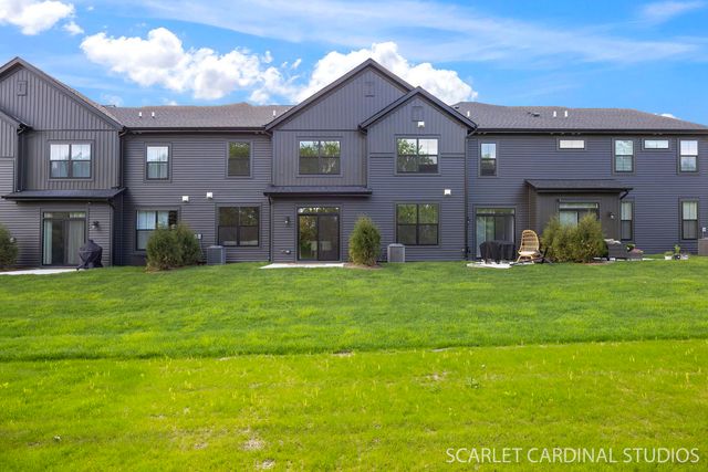 8490 Cornelia Lane, Woodridge, IL 60517