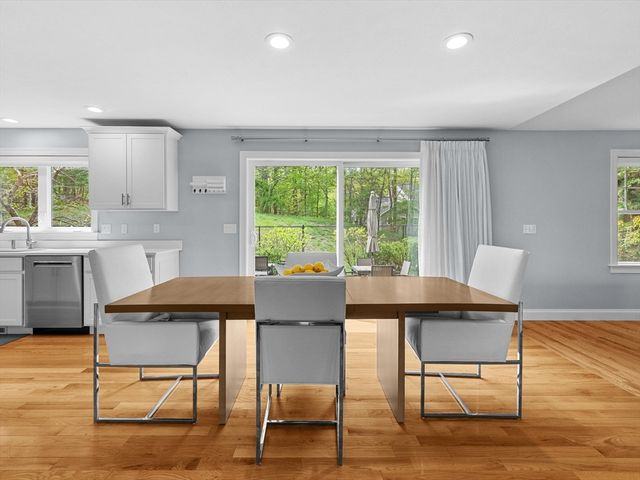 14 Spring St, Hopkinton, MA 01748