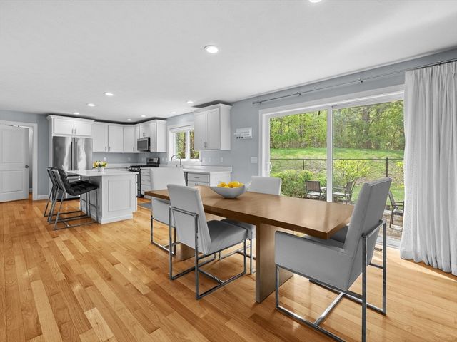 14 Spring St, Hopkinton, MA 01748