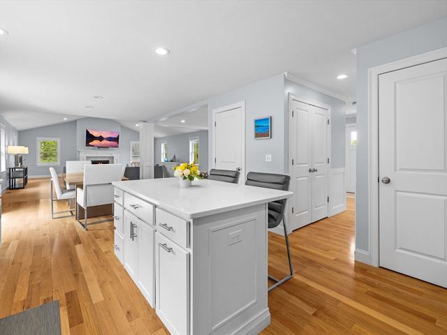 14 Spring St, Hopkinton, MA 01748