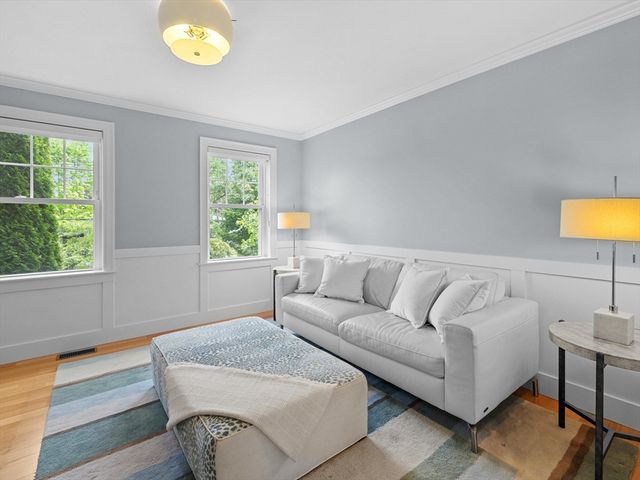 14 Spring St, Hopkinton, MA 01748