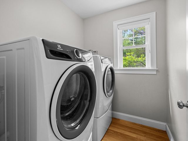14 Spring St, Hopkinton, MA 01748