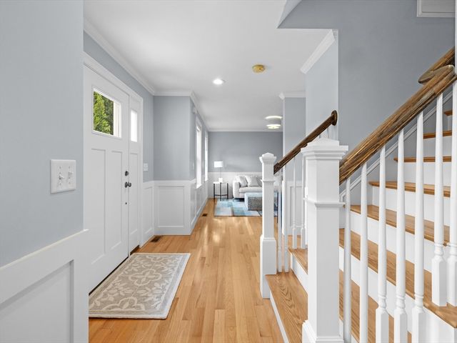 14 Spring St, Hopkinton, MA 01748