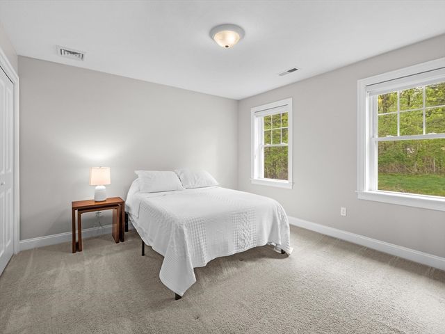 14 Spring St, Hopkinton, MA 01748
