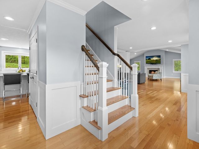 14 Spring St, Hopkinton, MA 01748